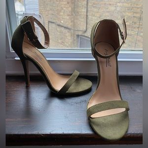 Anne Michelle Olive Heels